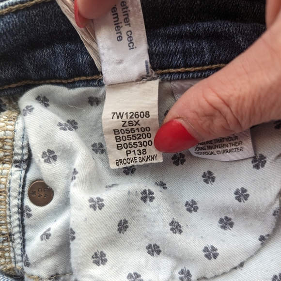 Lucky Brand Brooke Skinny Jeans Torn Distressed Denim Size 4/27 - Picture 9 of 12